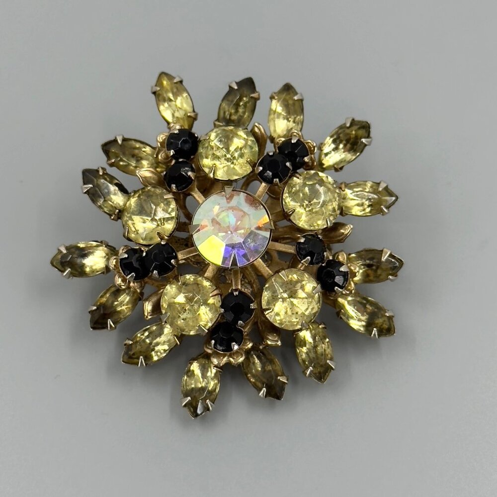 Vtg Gold Tone Yellow Black Aurora Borealis Brooch Pin Sedge UV Reactive Uranium